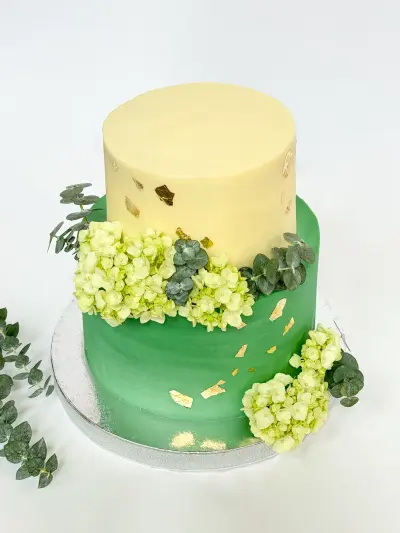 decorated wedding cake 208